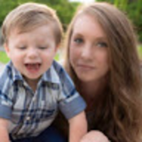 Meet your Posher, Courtney - Picture 1 of 1